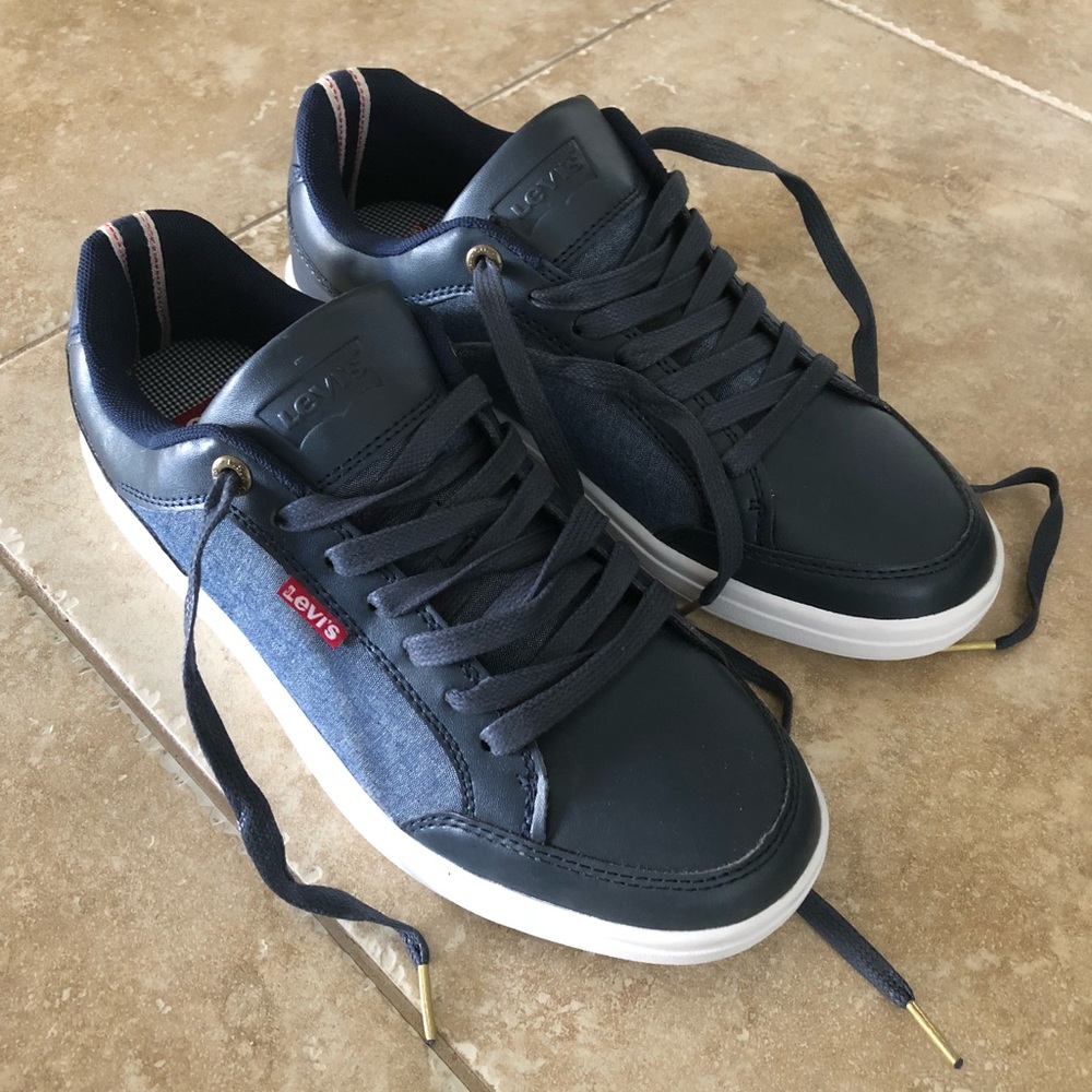 Levis Men’s Art Chambray Fashion Sneaker Sz US 9.5